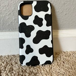 NEW AND DIDN’T FIT PHONE - NEVER USED - COW DESIGN CASE